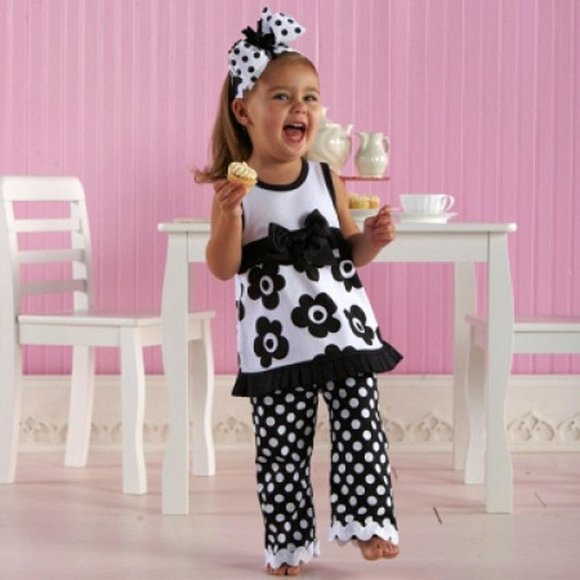 MUD PIE TRES JOLIE BLACK WHITE FLOWER 2 PC OUTFIT - Picture 2 of 4